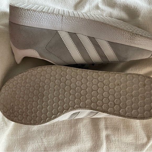 Grey Adidas gazelles - Picture 2 of 4